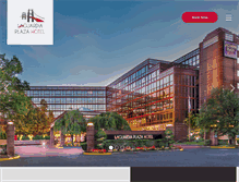 Tablet Screenshot of laguardiaplazahotel.com